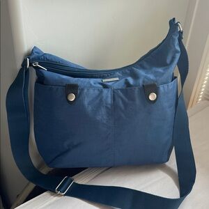 Baggallini crossbody Bag purse pockets Organization Teal blue Travel Vacation